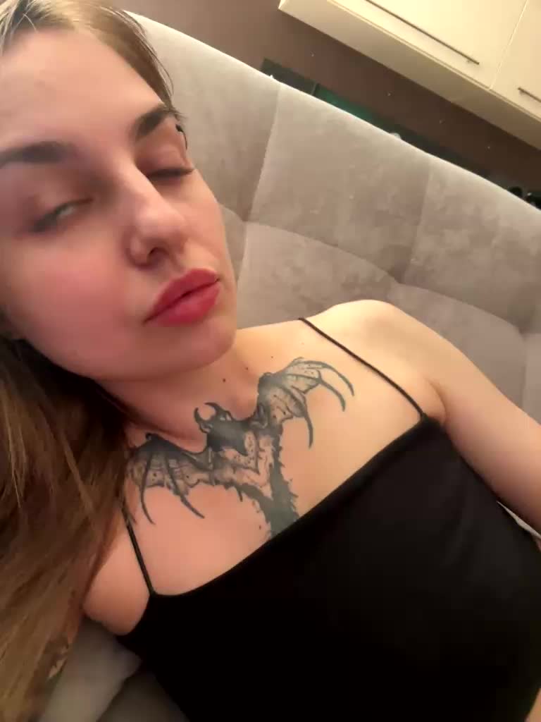 KrisVXN Adult Chat April 18, 2026