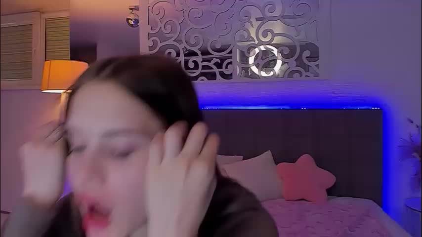 luisaclover Adult Chat April 18, 2026