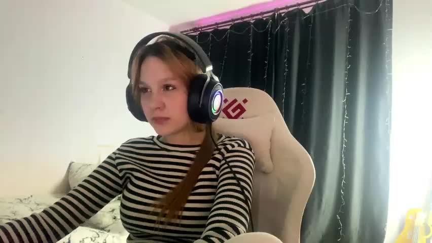 kayceefroehner Adult Chat April 18, 2026