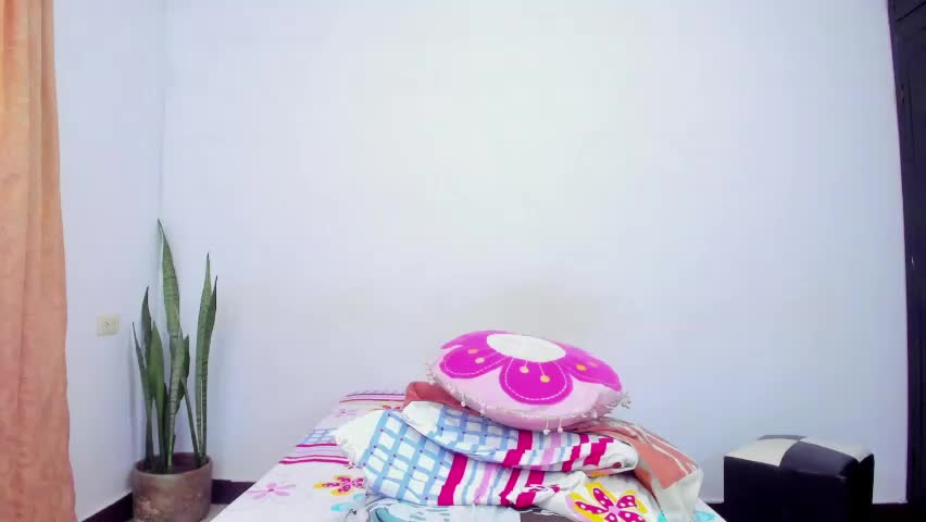 camilaa_foxxx Adult Chat April 18, 2026