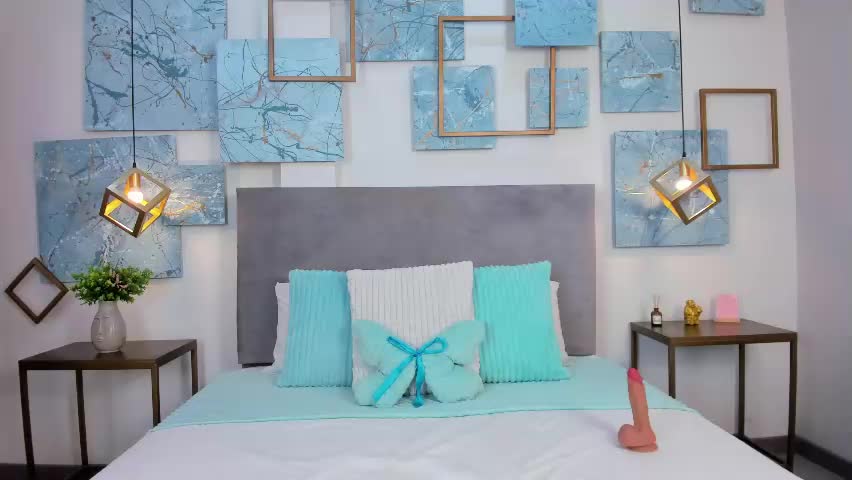 hayli_monroee Adult Chat April 18, 2026