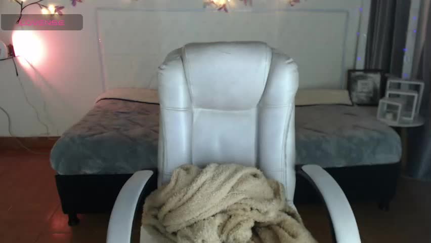 tiana_27 Adult Chat April 18, 2026