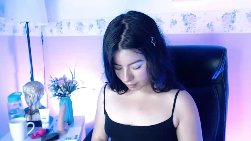 zafiro_brm Adult Chat April 18, 2026