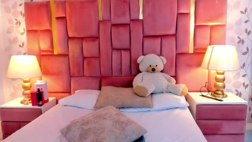 naiamendoza Adult Chat April 18, 2026