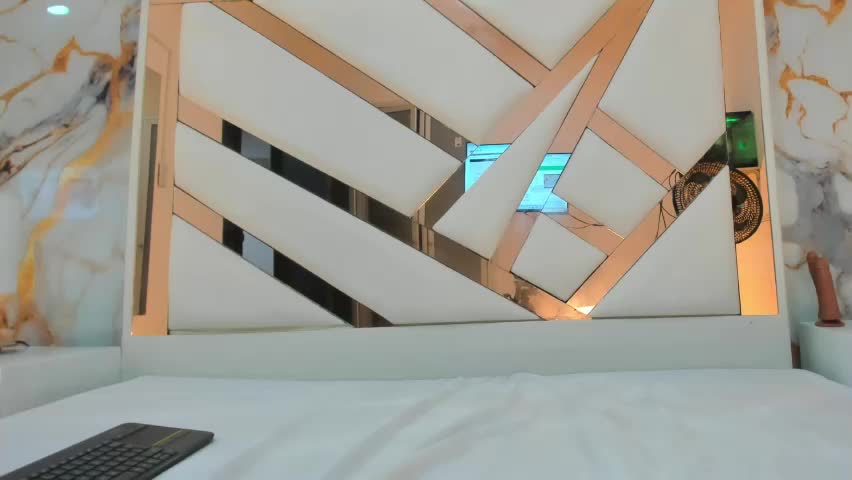 scarlett_hard_as Adult Chat April 18, 2026