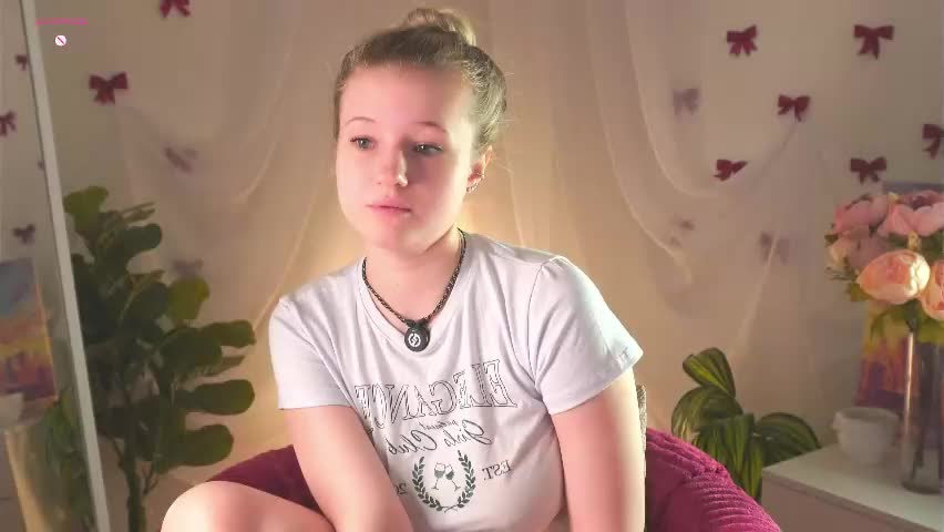 emilyhewell Adult Chat April 18, 2026