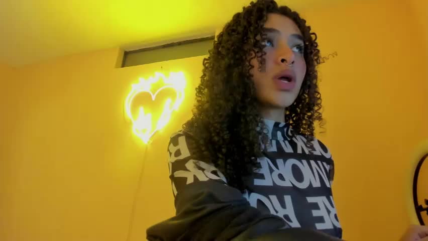 keniia_riizz Adult Chat April 18, 2026