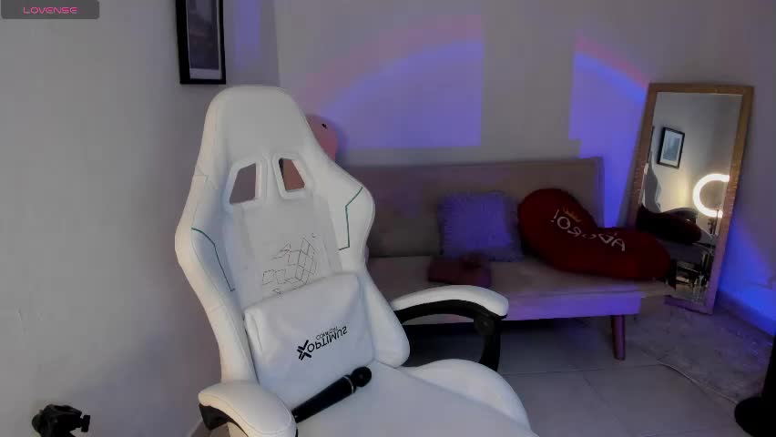 aniie_pink18 Adult Chat April 18, 2026
