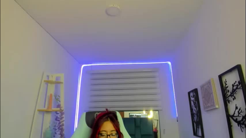 sara_red_x Adult Chat April 18, 2026