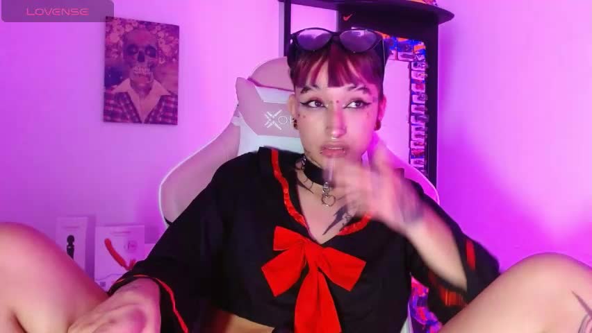 sharaross1 Adult Chat April 18, 2026