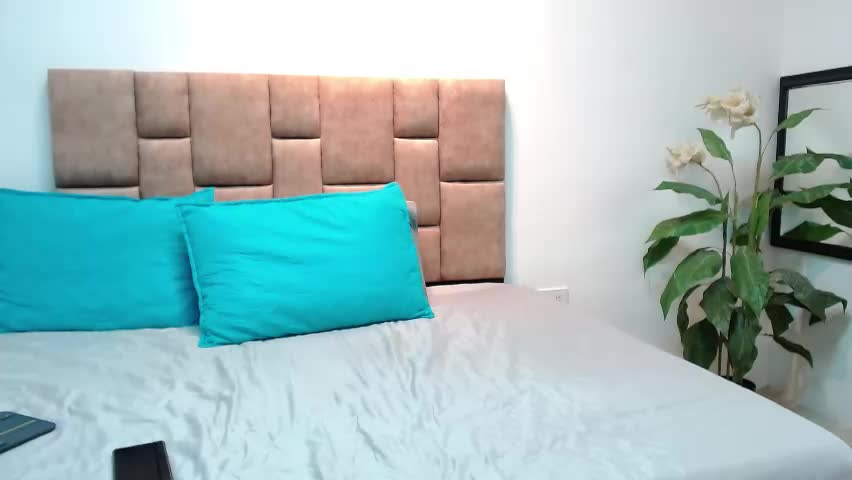 paulinavera Adult Chat April 18, 2026