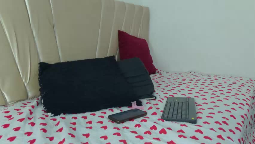 isabela_lux_2026-04-18_10-37-15_942 Adult Chat April 18, 2026