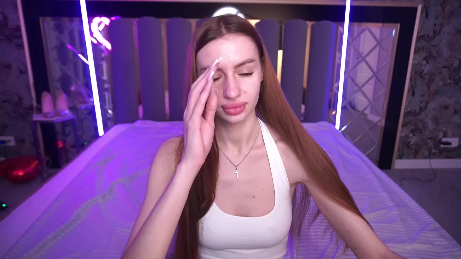 SnowWhiteee Adult Chat April 18, 2026