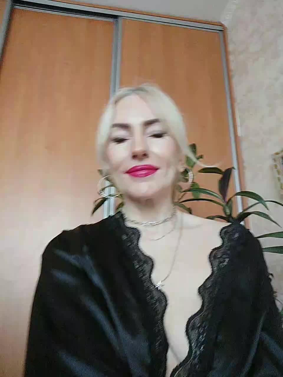 White00Pearl Adult Chat April 19, 2026