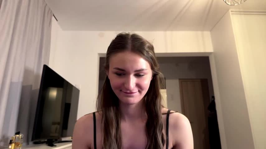 LauraMondella Adult Chat April 19, 2026