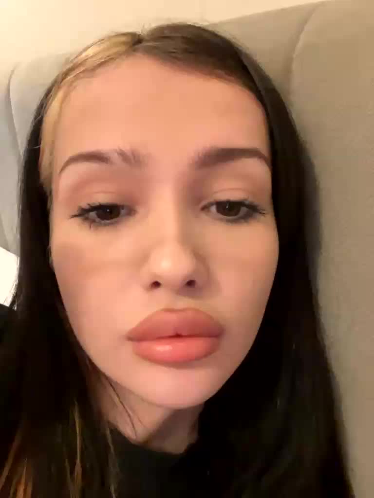 camillaa Adult Chat April 19, 2026