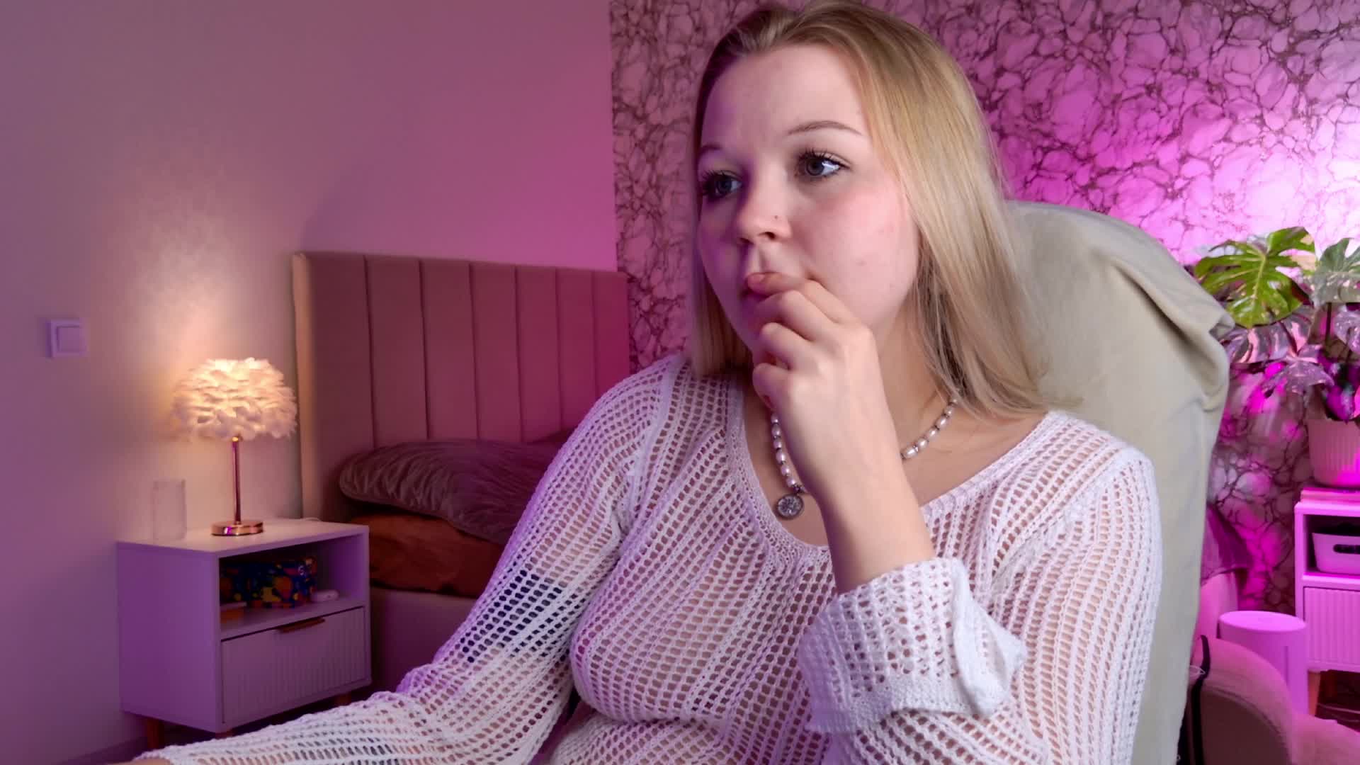 jane-suckss Adult Chat April 19, 2026