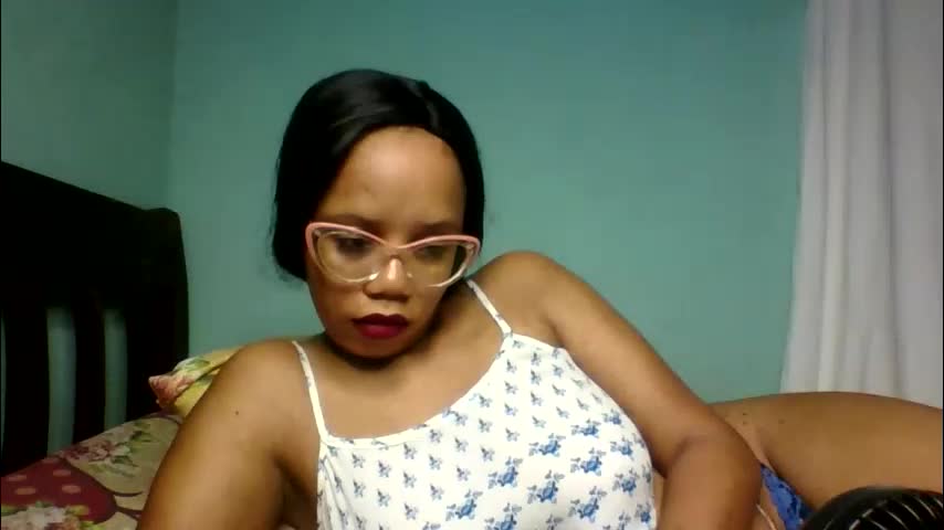 pretty_zara Adult Chat April 19, 2026