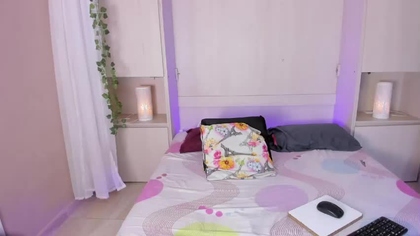 zaraprescott Adult Chat April 19, 2026