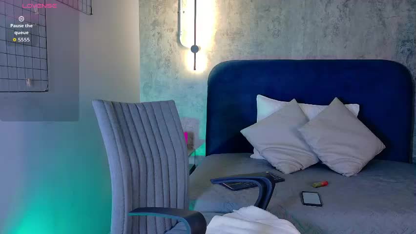 emmacollins01 Adult Chat April 19, 2026