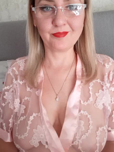 SexiestJess45 Adult Chat April 19, 2026