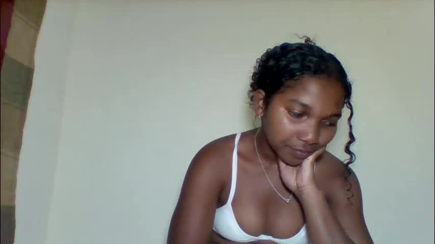 mila_lunah Adult Chat April 19, 2026