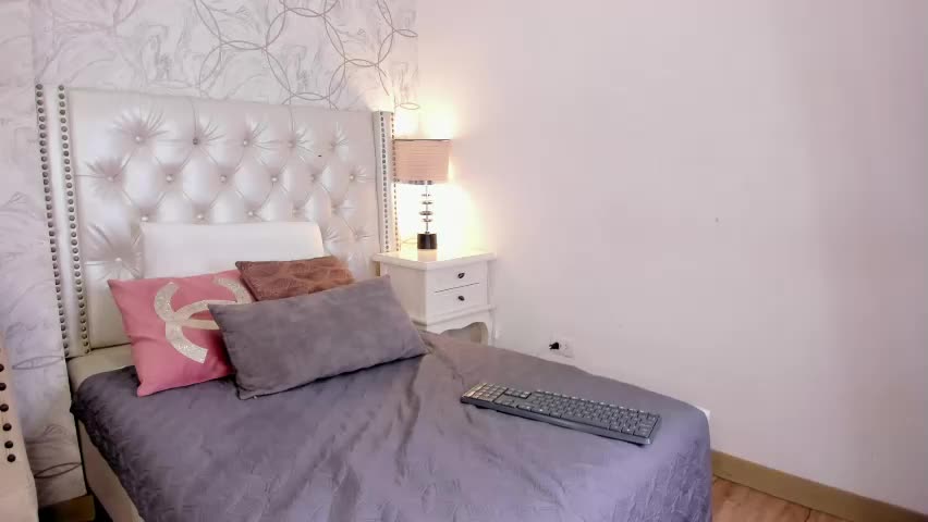 cathaleja_20_ Adult Chat April 19, 2026