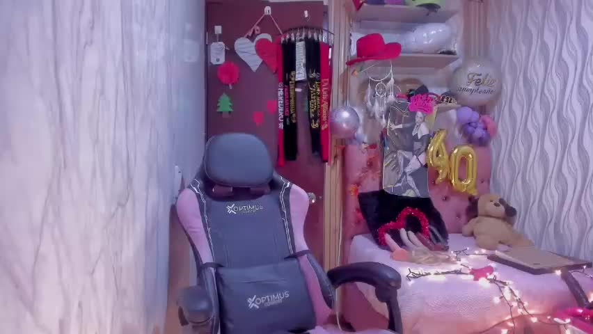 adriiana_fox_ Adult Chat April 19, 2026