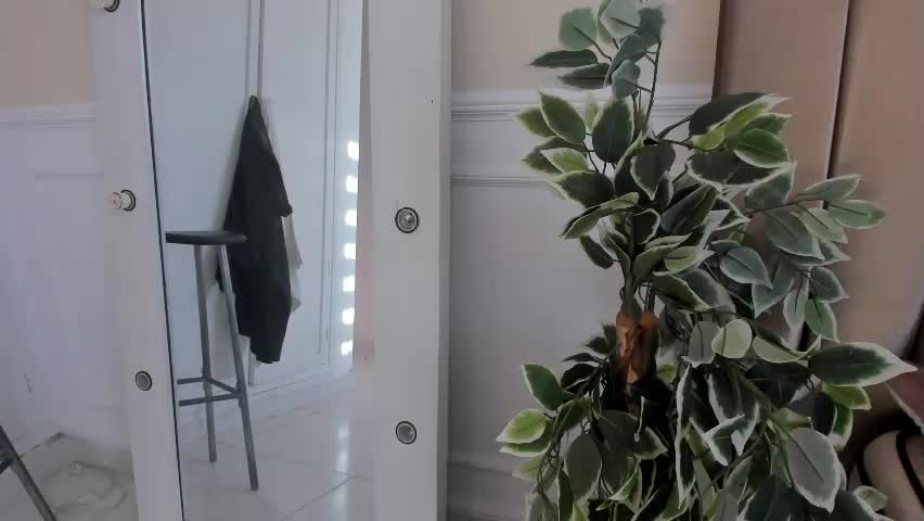 hannah_william Adult Chat April 19, 2026