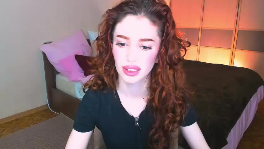 christinaconteeree Adult Chat April 19, 2026