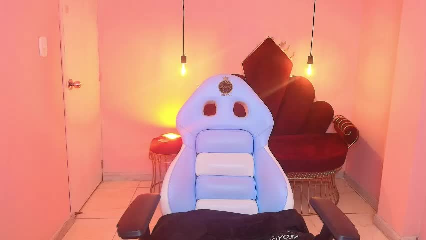 scarlet_2_ Adult Chat April 19, 2026