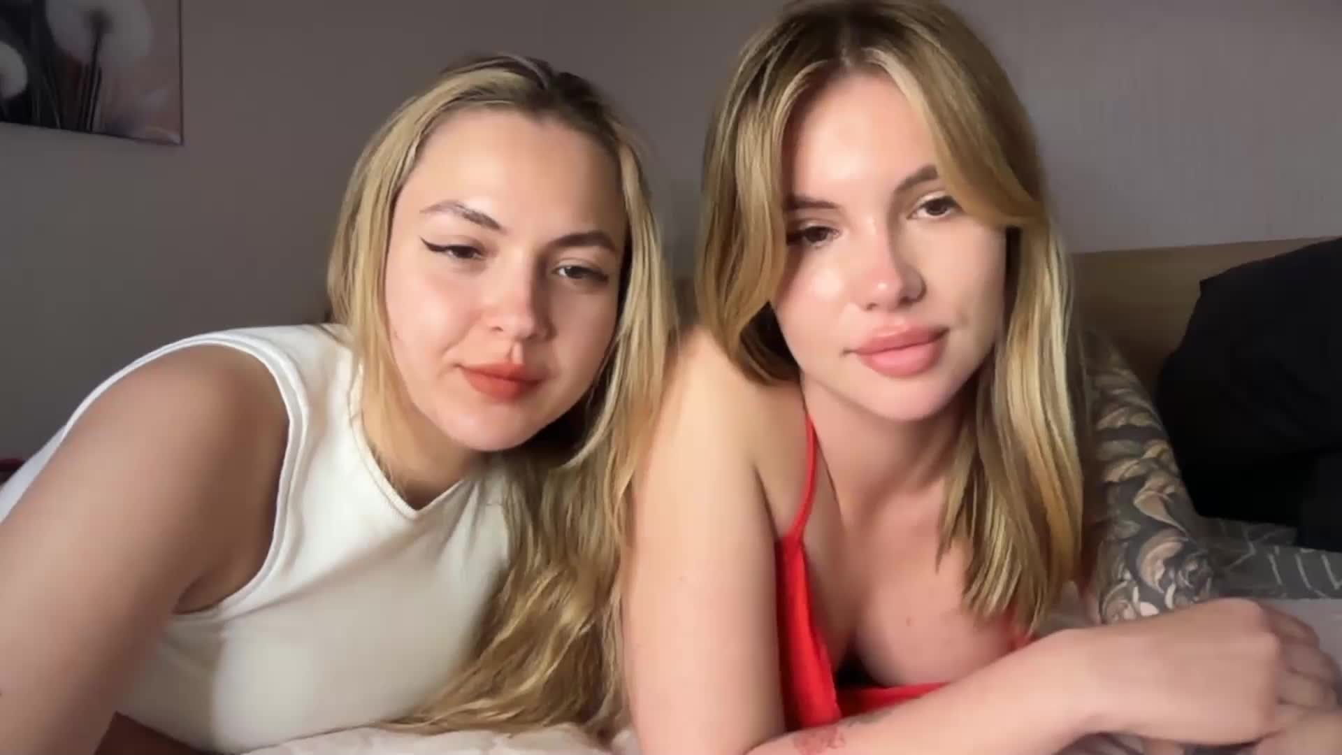 VelvetTwins Adult Chat April 20, 2026
