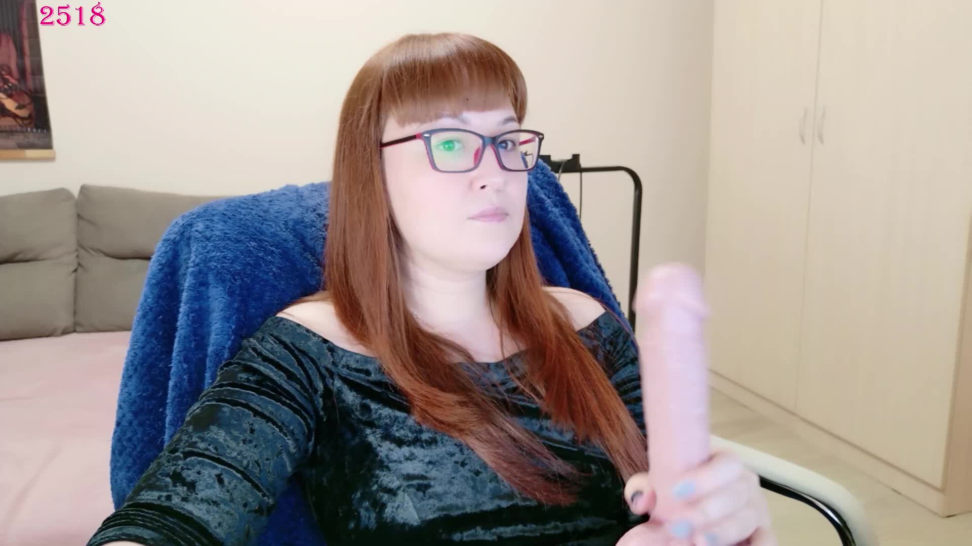 QueenFoxyLiza Adult Chat April 20, 2026