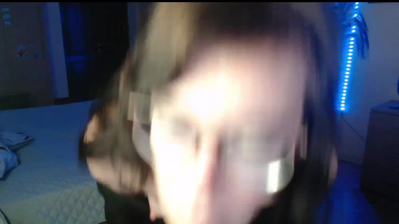 VioricaRoss_2026-04-20_20-26-55_596 Adult Chat April 20, 2026