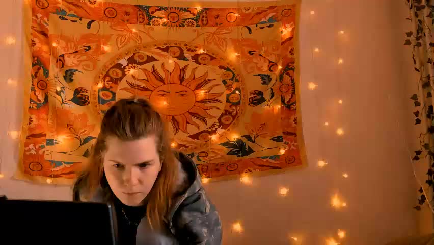 aliceinredsquare_ Adult Chat April 20, 2026