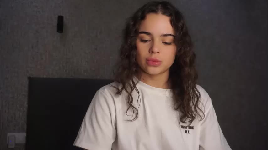 lindaaii Adult Chat April 21, 2026