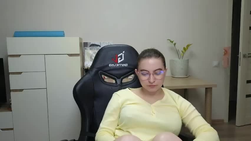 alice_________________________ Adult Chat April 20, 2026