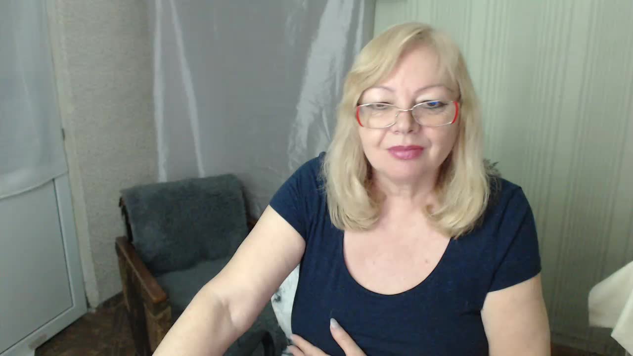 EvelynLoveShy Adult Chat April 20, 2026
