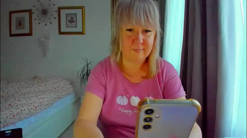 blonde_angel20 Adult Chat April 20, 2026