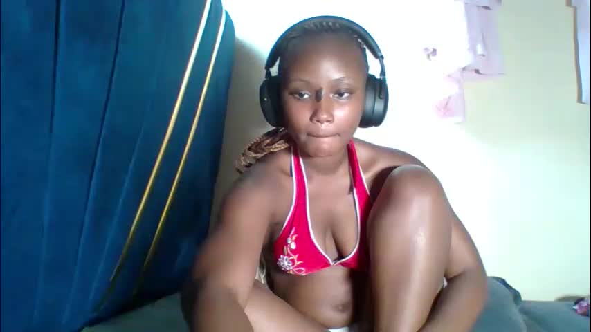 makiesexxytrimmy Adult Chat April 21, 2026