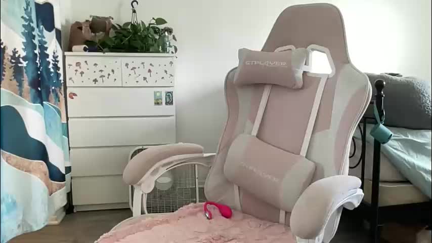 pennybabyy Adult Chat April 21, 2026