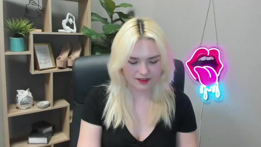 lilysweetxo Adult Chat April 21, 2026