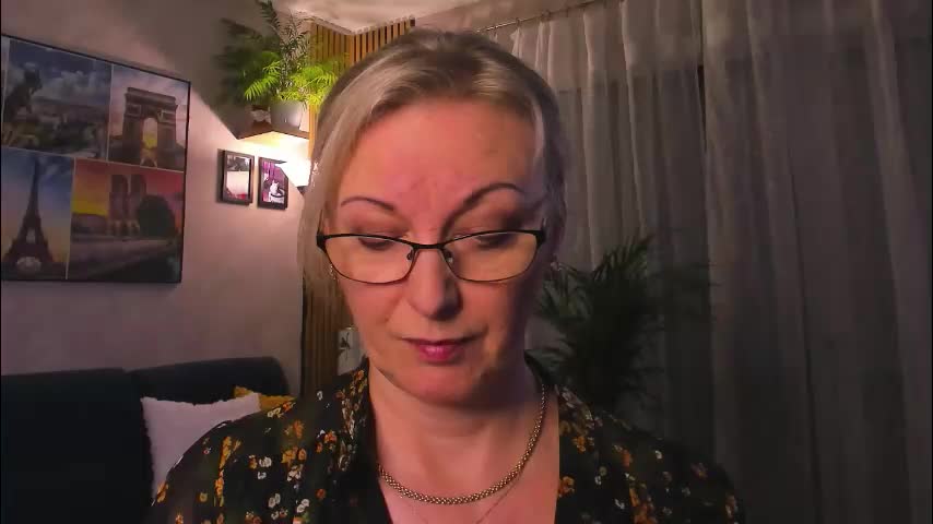 xvanessalove Adult Chat April 21, 2026