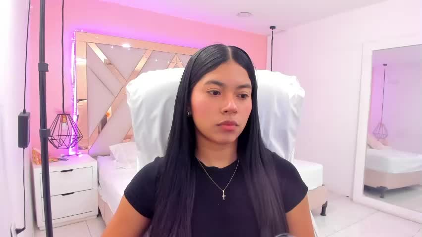 samantaa_shy Adult Chat April 21, 2026