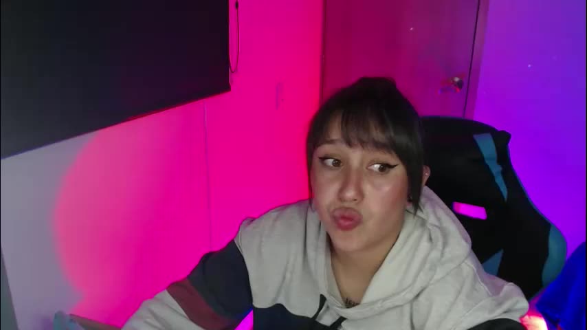 skarlet_adams Adult Chat April 21, 2026
