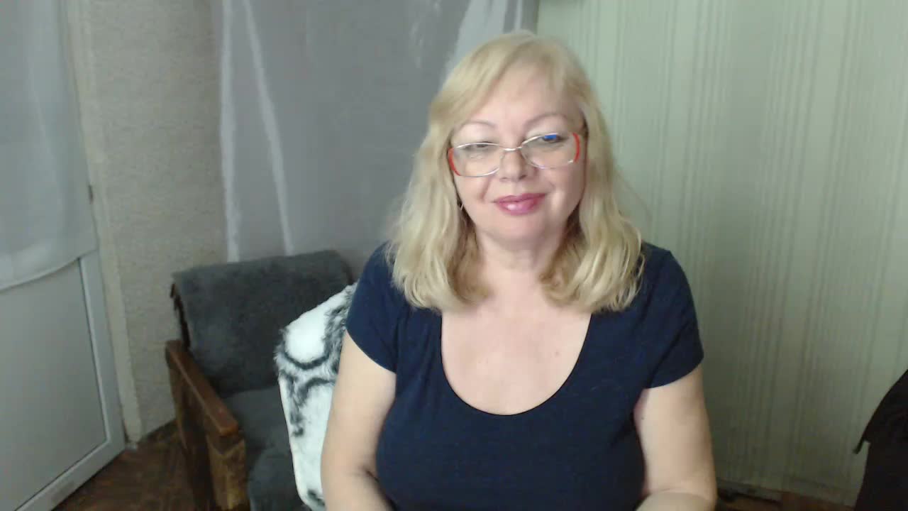 EvelynLoveShy Adult Chat April 21, 2026