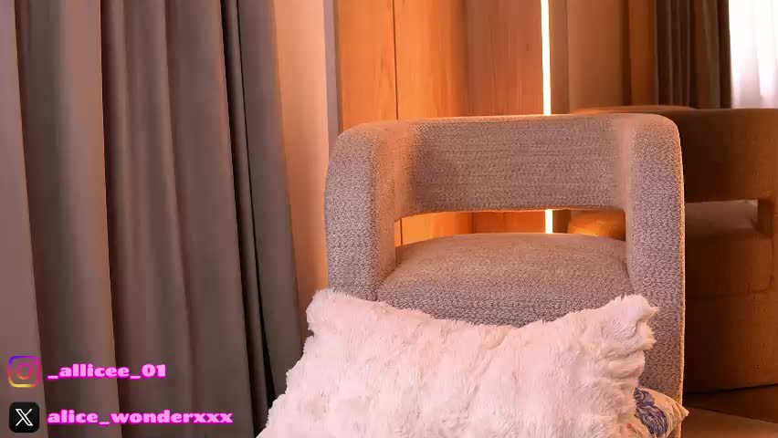 vanessasimon Adult Chat April 21, 2026