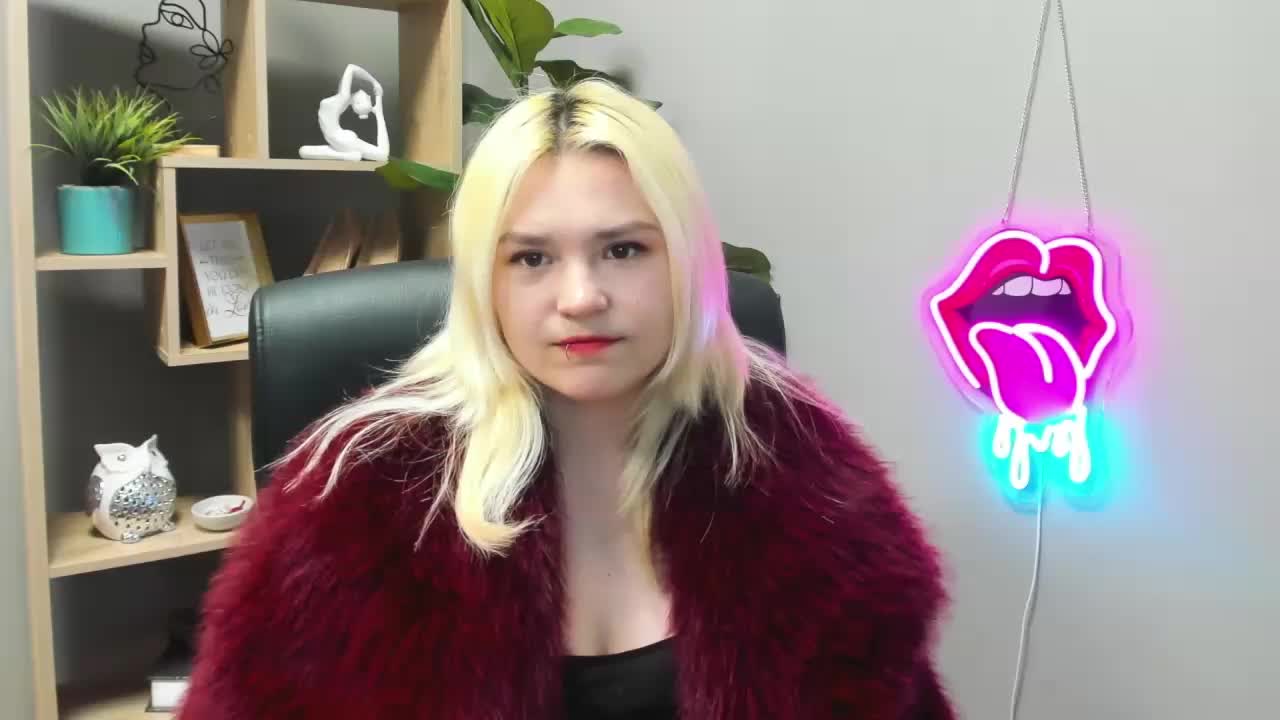 SweetLilyxo Adult Chat April 22, 2026