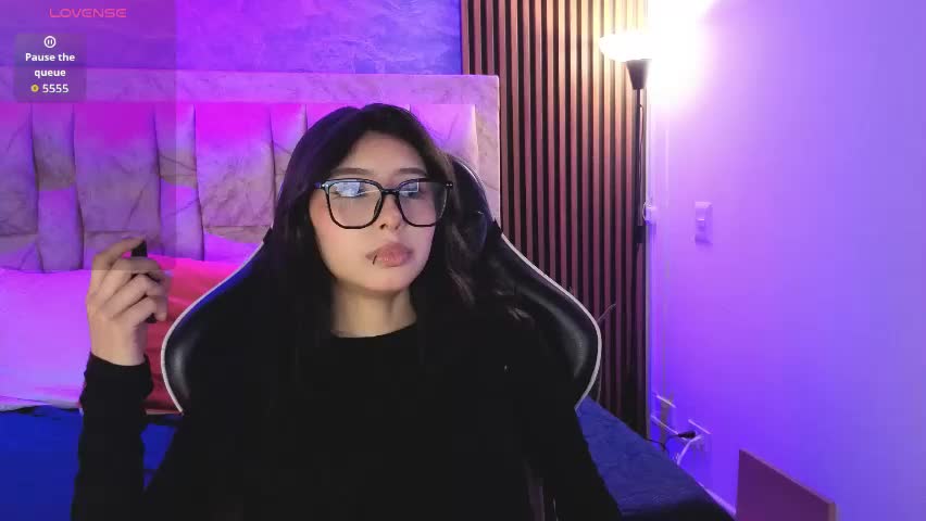 chloe_bluee_ Adult Chat April 21, 2026