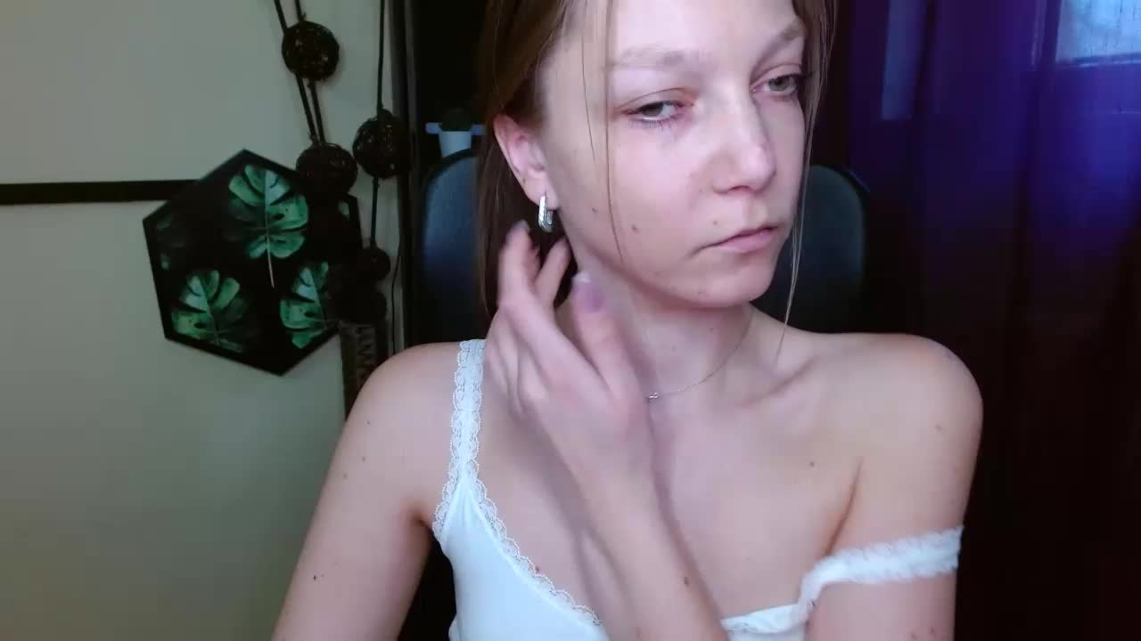 EmillyExtasy Adult Chat April 22, 2026